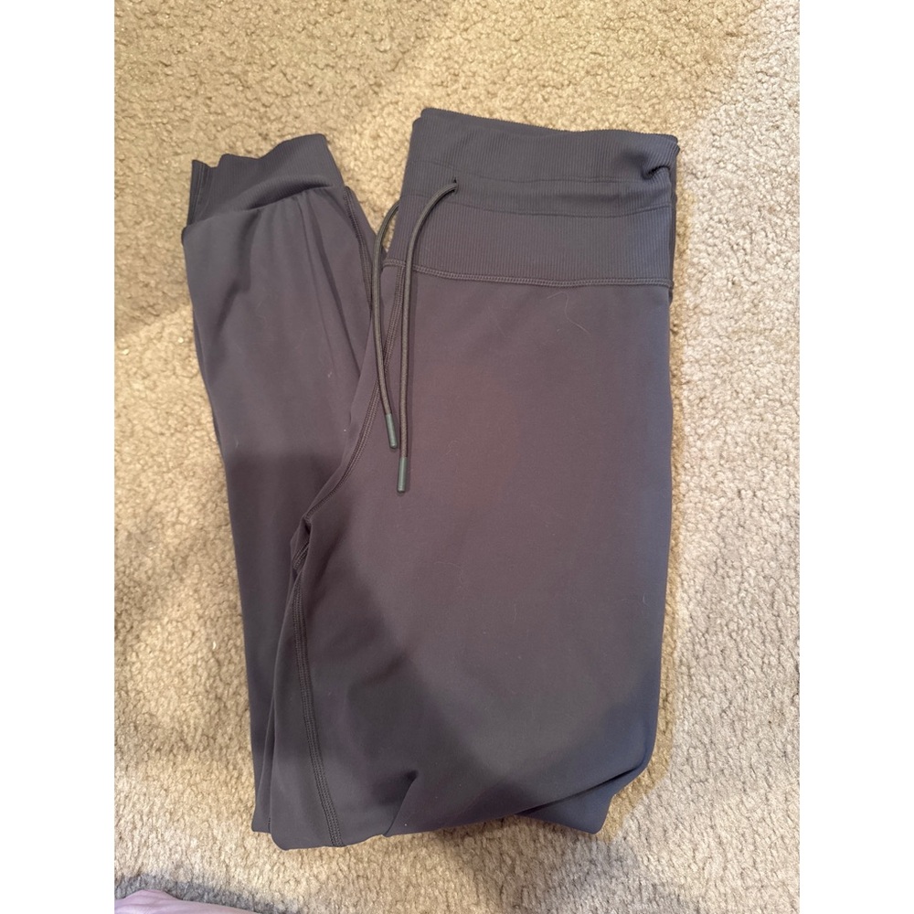 Vuori daily Joggers
